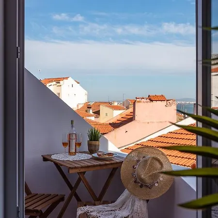 On/Set Alfama - Lisbon Cinema Apartments-3